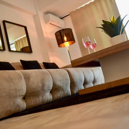 Eric Apartment Bucarest Esterno foto