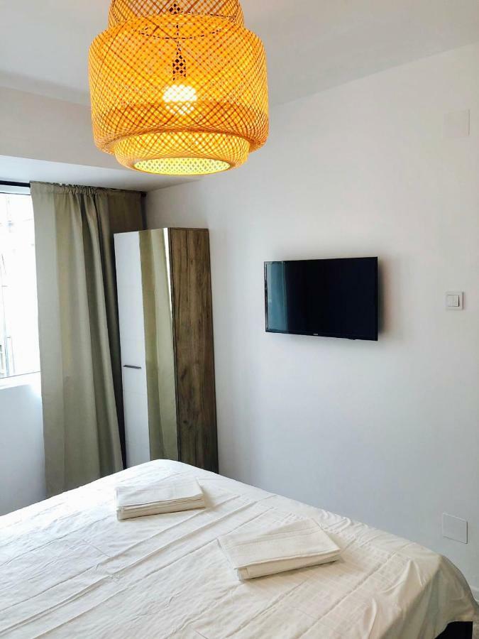 Eric Apartment Bucarest Esterno foto