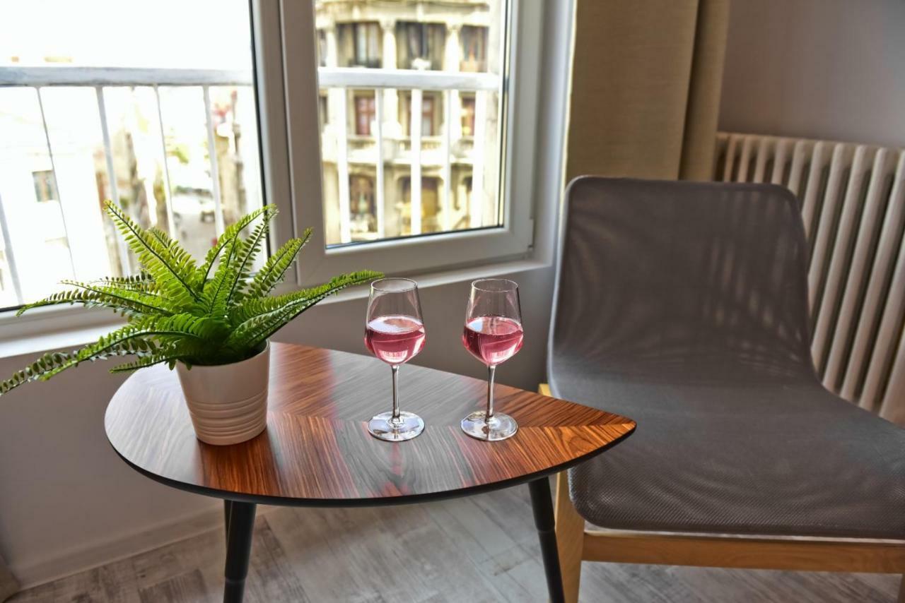 Eric Apartment Bucarest Esterno foto