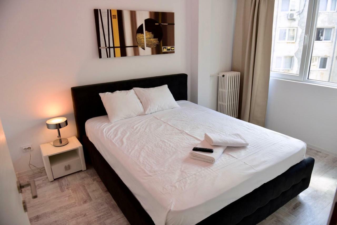 Eric Apartment Bucarest Esterno foto